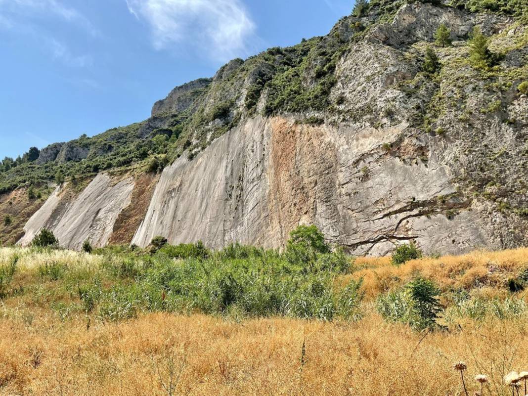 Fay her yerde var! Prof. Dr. Okan Tüysüz tek tek paylaştı: Bu faylar hareket ettiği an... 8